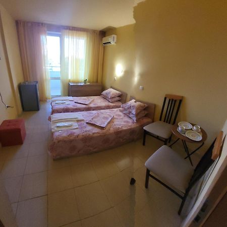 Apartamento Apartamenti Ivaia Varna Exterior foto