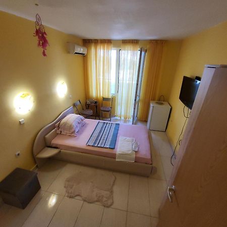 Apartamento Apartamenti Ivaia Varna Exterior foto