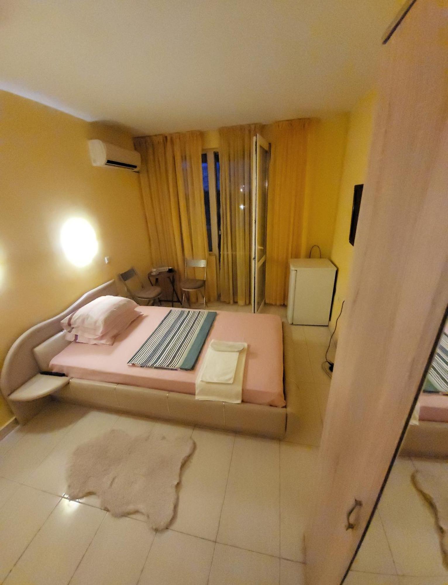 Apartamento Apartamenti Ivaia Varna Exterior foto